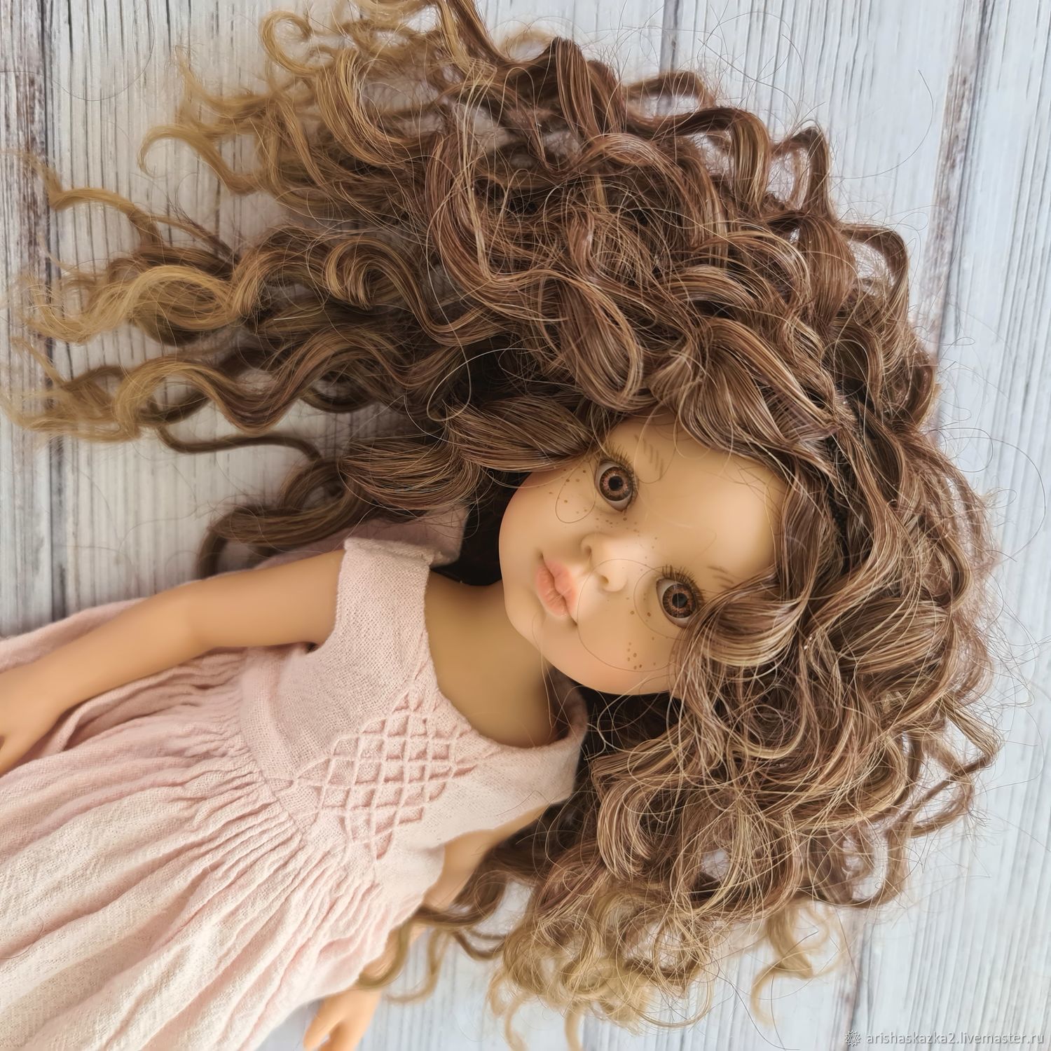 картинка Волосы Волна (№17) для кукол. Волосы искусственные ОСТАТОК - 1шт. от магазина Ариши Рукодельные нежности